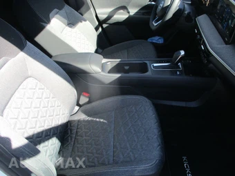 2026 Nissan Kicks SV - miniatura 13