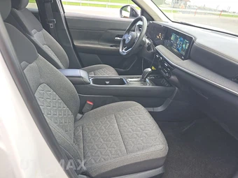 2026 Nissan Kicks SV - miniatura 8