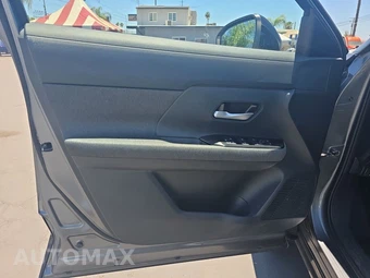 2026 Nissan Kicks SV – miniatura 9