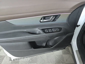 2026 Nissan Murano Platinum – miniatura 9