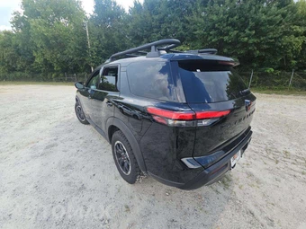 2026 Nissan Pathfinder Rock Creek - miniatura 2