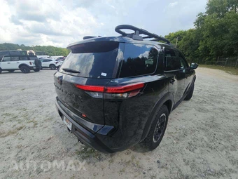 2026 Nissan Pathfinder Rock Creek - miniatura 3
