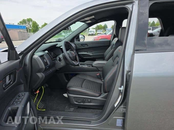 2026 Nissan Pathfinder Rock Creek – miniatura 3