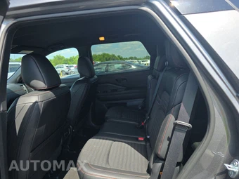 2026 Nissan Pathfinder Rock Creek – miniatura 9