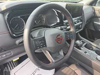 2026 Nissan Pathfinder Rock Creek - miniatura 10