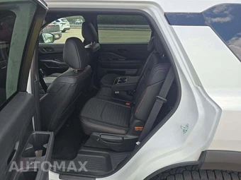 2026 Nissan Pathfinder Rock Creek - miniatura 10