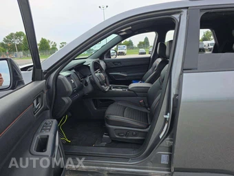 2026 Nissan Pathfinder Rock Creek – miniatura 3