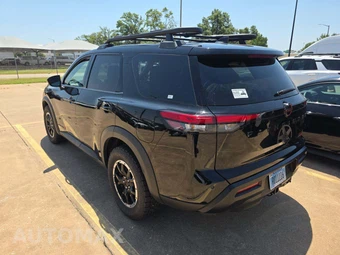 2026 Nissan Pathfinder Rock Creek – miniatura 2