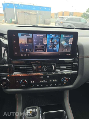 2026 Nissan Pathfinder Rock Creek - miniatura 7