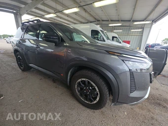 2026 Nissan Pathfinder Rock Creek - miniatura 3