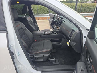 2026 Nissan Pathfinder Rock Creek – miniatura 16