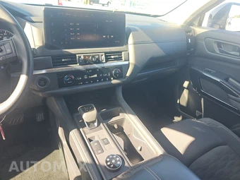 2026 Nissan Pathfinder S – miniatura 10