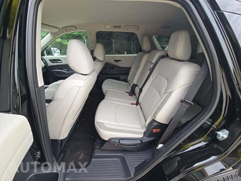 2026 Nissan Pathfinder SL – miniatura 10