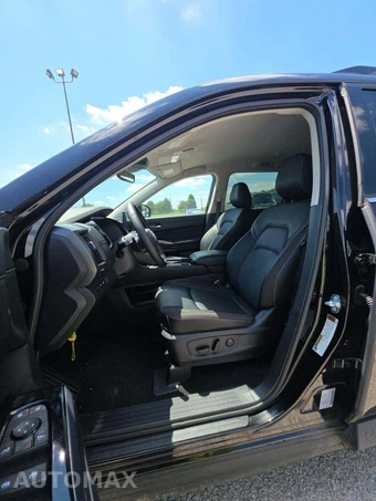 2026 Nissan Pathfinder SL – miniatura 3