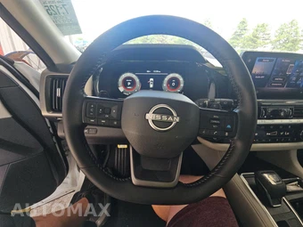 2026 Nissan Pathfinder SL – miniatura 10