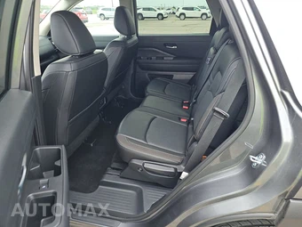 2026 Nissan Pathfinder SL - miniatura 13