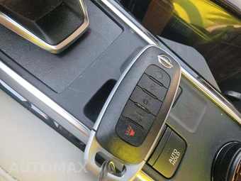 2026 Nissan Pathfinder SL - miniatura 8