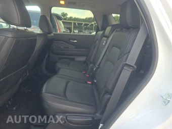 2026 Nissan Pathfinder SL – miniatura 13