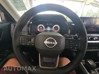 2026 Nissan Pathfinder SL – miniatura 10