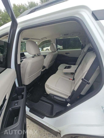 2026 Nissan Pathfinder SL - miniatura 13