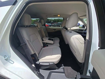 2026 Nissan Pathfinder SL – miniatura 14