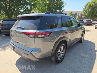 2026 Nissan Pathfinder SL - miniatura 3