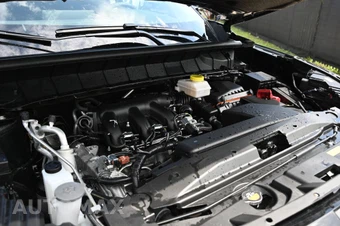 2026 Nissan Pathfinder SV - miniatura 16