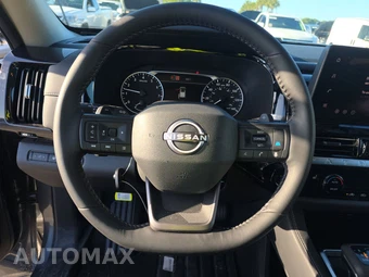 2026 Nissan Pathfinder SV – miniatura 10