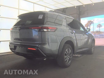 2026 Nissan Pathfinder SV – miniatura 4