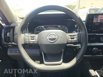 2026 Nissan Pathfinder SV – miniatura 10