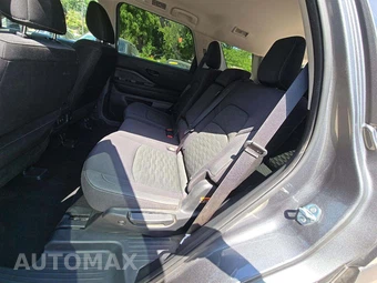 2026 Nissan Pathfinder SV – miniatura 13