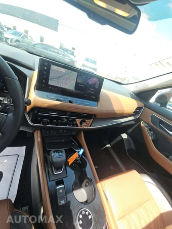 2026 Nissan Rogue Platinum - miniatura 10