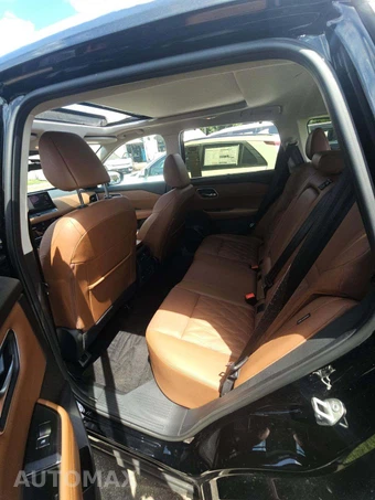 2026 Nissan Rogue Platinum - miniatura 13