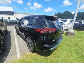 2026 Nissan Rogue Platinum - miniatura 2