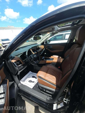 2026 Nissan Rogue Platinum - miniatura 6