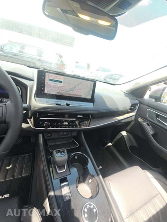 2026 Nissan Rogue Platinum - miniatura 10