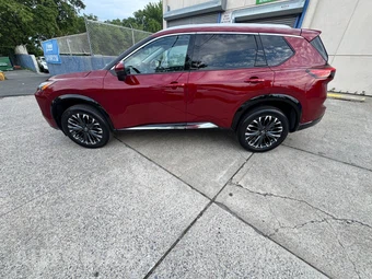 2026 Nissan Rogue Platinum - miniatura 4