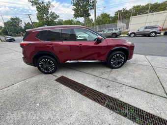 2026 Nissan Rogue Platinum - miniatura 5
