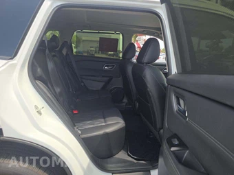 2026 Nissan Rogue Platinum – miniatura 13