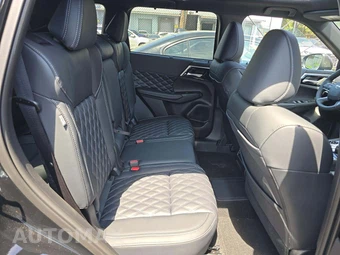 2026 Nissan Rogue Plug-In Hybrid Platinum – miniatura 17