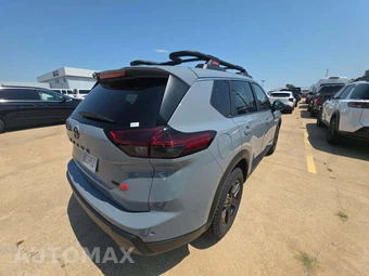 2026 Nissan Rogue Rock Creek - miniatura 3