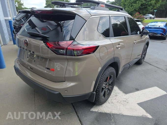 2026 Nissan Rogue Rock Creek - miniatura 3