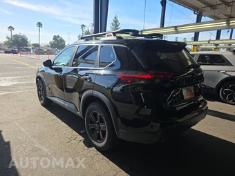 2026 Nissan Rogue Rock Creek - miniatura 6