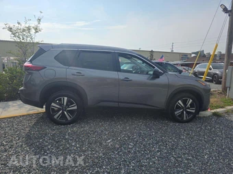 2026 Nissan Rogue SL – miniatura 4