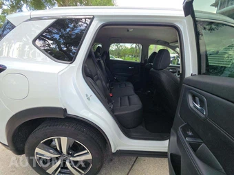 2026 Nissan Rogue SL – miniatura 16