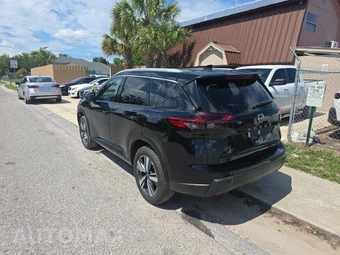 2026 Nissan Rogue SL – miniatura 6