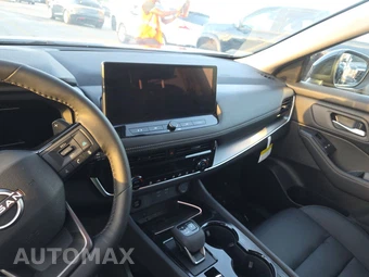 2026 Nissan Rogue SL – miniatura 11