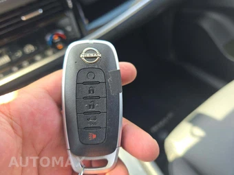 2026 Nissan Rogue SL – miniatura 5