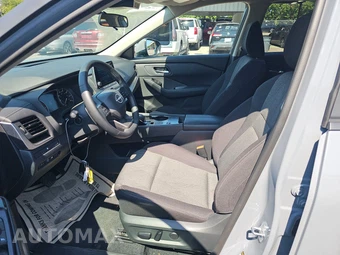 2026 Nissan Rogue SV – miniatura 7