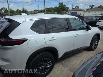 2026 Nissan Rogue SV – miniatura 3
